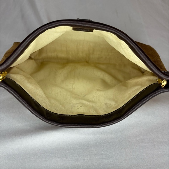 ❌SOLD❌ LOEWE Suede Clutch with Hinged Structured Opening - Picture 5 of 12